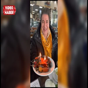 Şanlıurfalı türkücüye "Urfa usulü" doğum günü sürprizi