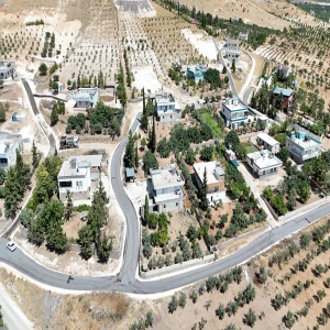 Karaköprü’de kırsal mahallede toz çamur derdi bitiyor