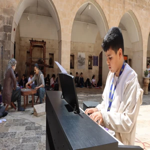 Urfa’da müzede piyano sesi! Minikler tarihi nota nota keşfetti