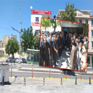 MHP Şanlıurfa'nın yeni başkanı sahaya indi! İl binası önünde yoğun kalabalık