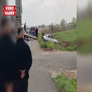 Şanlıurfa-Gaziantep yolunda kaza! Araç tarlaya uçtu...