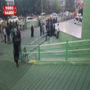 Şanlıurfa'da otomobilin çarptığı çocuk öldü: Sürücü darp edildi