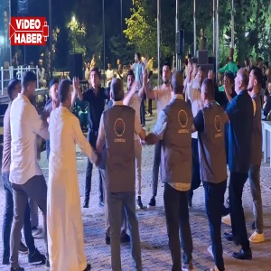 Şanlıurfa'da hem aşureler paylaşıldı hem zikir yapıldı