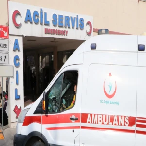 Şanlıurfa’da kontrolden çıkan tır devrildi! Yaralı var…