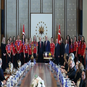 Cumhurbaşkanı Erdoğan, şampiyon millî voleybolcuları kabul etti