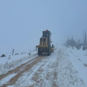 Şanlıurfa’da kar engeli kaldırılıyor! 430 kırsal mahallenin yolu açıldı