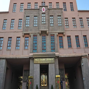 Sözleşmeli er ve uzman erbaş alınacak: İşte başvuru şartları
