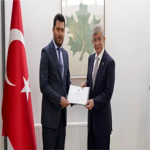 Şanlıurfalı isme üst düzey görev! Rozeti bizzat Davutoğlu taktı