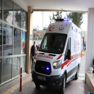 Şanlıurfa’da üstüne sıcak su dökülen küçük çocuk ağır yaralandı