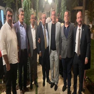 Anahtar Parti düğünde buluştu! Baydar ve Ağıralioğlu yan yana halay çekti