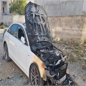 Şanlıurfa’da park halindeki otomobil kurşunlanıp ateşe verildi!