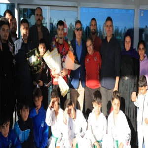 Şanlıurfa’ya dünya ikinciliği gururu! Milli sporcuya coşkulu karşılama
