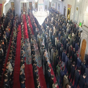 Şanlıurfa kandillerde bir başka güzel! Balıkıgöl'e akın ettiler...