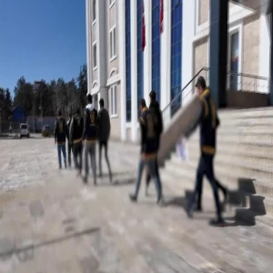 Komşuda "Sanal devriye" operasyonu! Çok sayıda gözaltı