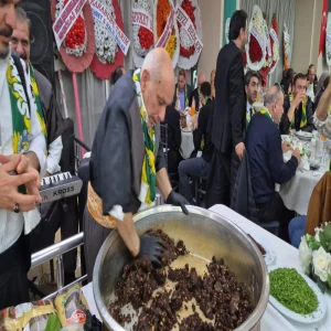 Tekirdağ'da Şanlıurfa rüzgarı: 1 ton çiğ köfte ikram edildi