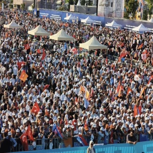 AK Parti'nin 25. yıl mitingine vatandaşlardan yoğun ilgi