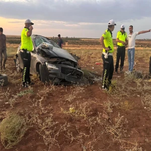 Şanlıurfa'da devrilen otomobil hurdaya döndü: Çok sayıda yaralı var!