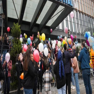 Şanlıurfa'nın komşu ilinde anlamlı destek: Yüzlerce balon gökyüzüne bırakıldı