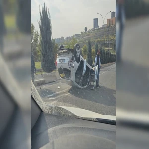 Şanlıurfa'da kontrolden çıkan otomobil ters döndü!