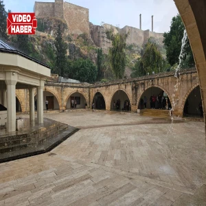 Şanlıurfa'da bir yanda güneş bir yanda sağanak!