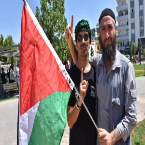 Şanlıurfa'da Filistin Konvoyu'na katıldı: Fransız aktivist müslüman oldu