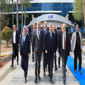 Ahmet Davutoğlu Şanlıurfa’da! Başkan Çiftçi karşıladı