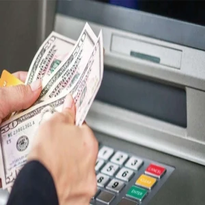 ATM'lere sahte dolar yatıran şebekeye operasyon! Parayı yatırıp TL olarak çektiler