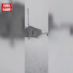 Şanlıurfa'da mart ayı kapıdan baktırdı: Kar yağışı yeniden başladı