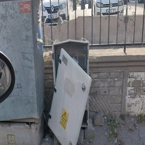 Şanlıurfa'da kapağı açık panolar tehlike saçıyor!
