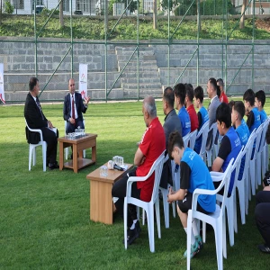 Başkan Çiftçi altyapı sporcularıyla buluştu: Sporun geleceği konuşuldu