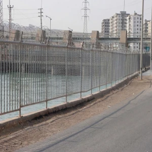 Şanlıurfa’da kanalda can pazarı! Ölüme atladı, korkuluklara tutundu