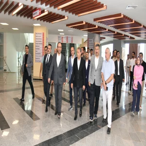 Vali Şıldak Şehir Hastanesi çevresindeki ulaşım çalışmalarını inceledi