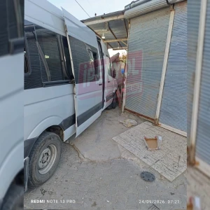 Şanlıurfa'da işçi servisi dükkana daldı: Çok sayıda yaralı var