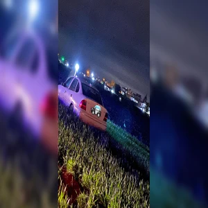 Şanlıurfa'da yağışlı hava felaketi yaşattı! Yolda kayan otomobil tarlaya uçtu