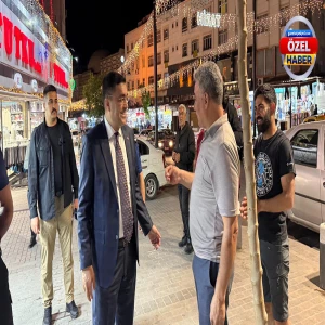 Şanlıurfa'da Emniyet Müdürü ezber bozuyor: Makam odasını sokağa taşıdı...