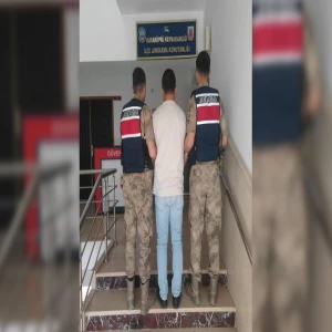 Şanlıurfa'da jandarmadan başarılı operasyon: Hapis cezasıyla aranan şahıs yakalandı