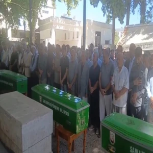 Şanlıurfa’da acı veda: Anne, baba ve 2 çocuk yan yana defnedildi