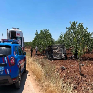 Şanlıurfa'nın komşusunda yürekleri ağza getiren kaza! Otomobil takla attı: Yaralılar var