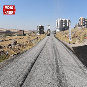 Siverek’te yol seferberliği: Bir mahallede daha çalışma tamamlandı