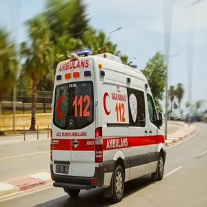 Otomobilin çarptığı kadın hayatını kaybetti