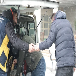 Viranşehir Belediyesinden karlı havada sıcak çorba ikramı