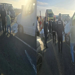Şanlıurfa’da korkutan kaza: Kavşakta otomobiller çarpıştı...