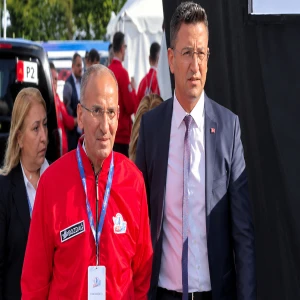 Bekir Bozdağ neden istifa etti?