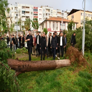 Fırtına ve sağanak felaketi: Şanlıurfa Valisi olay yerinde! 1 kişi hayatını kaybetti, yaralılar var...