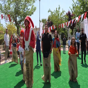 Urfa’da bu şenlikte kaybeden yok! Miniklerin büyük mücadelesi nefes kesti