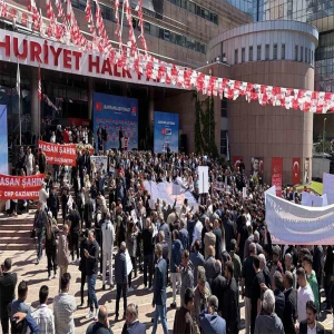 CHP'de kürsü krizi çözüldü: Kılıçdaroğlu Genel Merkez'e, Özel Meclis'e!
