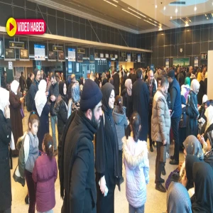 Şanlıurfa’da kar altında manevi uğurlama! Umreciler kutsal topraklara gitti