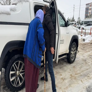 Şanlıurfa’da diyaliz hastası kar engeline takıldı!