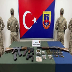 Şanlıurfa’da jandarmadan baskın: Çok sayıda silah ele geçirildi