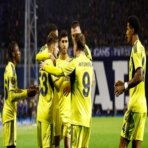 Fenerbahçe’de sezon sonunda tam 11 isimle yollar ayrılıyor!